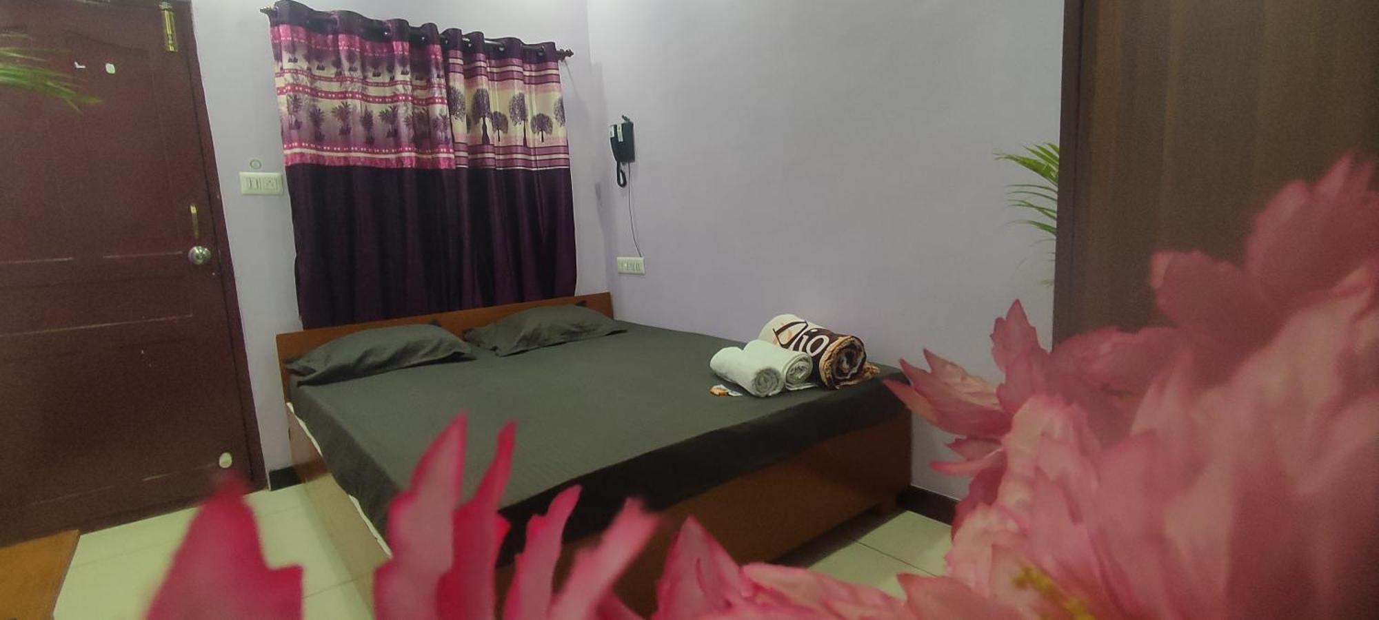 Adh Amilia Gardens Hotel Narasimharaja Puram Buitenkant foto